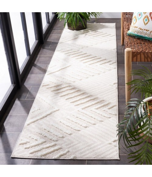 Safavieh Trends Beige / Ivory TRD104 2 ft. 2 in. X 8 ft. Runner Rug
