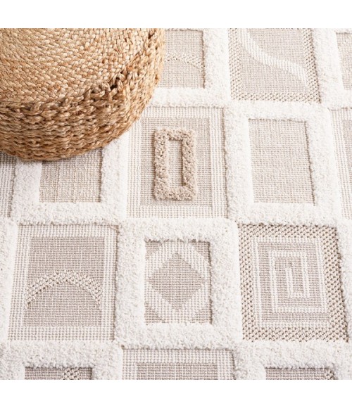 Safavieh Trends Beige / Ivory TRD108 5 ft. 3 in. X 7 ft. 6 in. Rectangle Rug