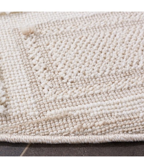 Safavieh Trends Beige / Ivory TRD108 6 ft. 7 in. X 6 ft. 7 in. Round Rug