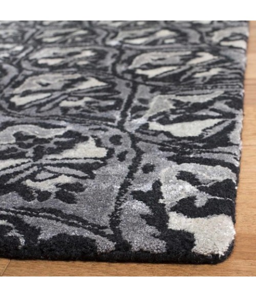 Safavieh Allure ALR419 Ivory / Black 5' X 8' Rectangle Area Rug