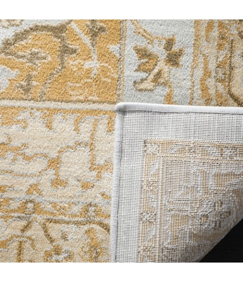 Safavieh Austin AUS1590 Light Grey / Gold 2'-6" X 4' Accent Area Rug