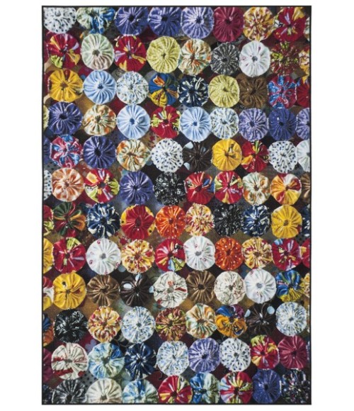 Safavieh Aztec AZT207 Red / Multi 4' X 6' Rectangle Area Rug