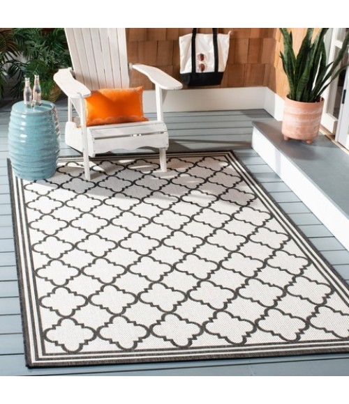 Safavieh Beach House BHS121 Light Grey / Charcoal 5'-3" X 7'-6" Rectangle Area Rug