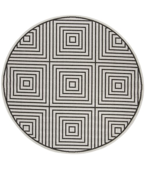 Safavieh Beach House BHS123 Light Grey / Charcoal 6'-7" X 6'-7" Round Area Rug