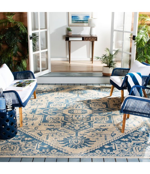 Safavieh Beach House BHS138 Blue / Creme 4' X 6' Rectangle Area Rug