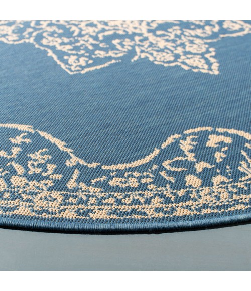 Safavieh Beach House BHS180 Cream / Blue 5'-3" X 7'-6" Rectangle Area Rug