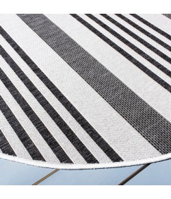 Safavieh Beach House BHS222 Light Grey / Charcoal 6'-7" X 6'-7" Round Area Rug