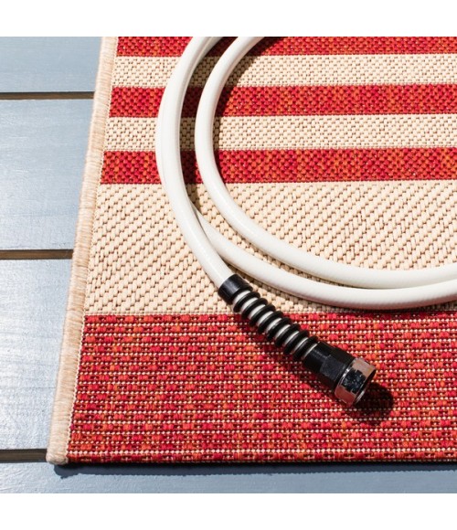 Safavieh Beach House BHS222 Beige / Red 6'-7" X 6'-7" Round Area Rug