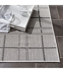 Safavieh Bermuda BMU803 Ivory / Grey 8' X 8' Square Area Rug