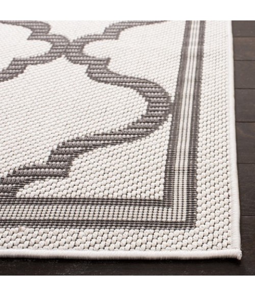 Safavieh Bermuda BMU810 Ivory / Grey 6'-7" X 6'-7" Round Area Rug