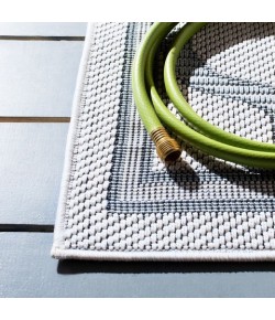 Safavieh Bermuda BMU810 Ivory / Light Blue 6'-7" X 6'-7" Round Area Rug