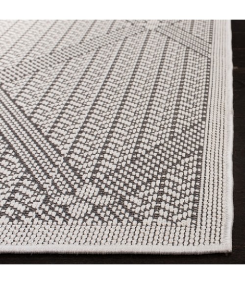 Safavieh Bermuda BMU811 Cream / Grey 5'-3" X 5'-3" Square Area Rug
