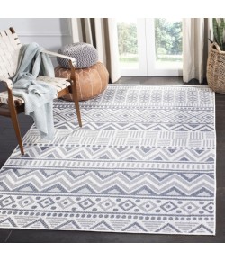 Safavieh Bermuda BMU818 Cream / Navy 5'-3" X 5'-3" Square Area Rug