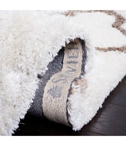 Safavieh Barcelona Shag BSG319 Ivory / Silver 2'-3" X 7' Runner Area Rug
