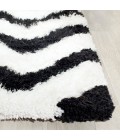 Safavieh Barcelona Shag BSG320 Ivory / Black 2'-3" X 7' Runner Area Rug