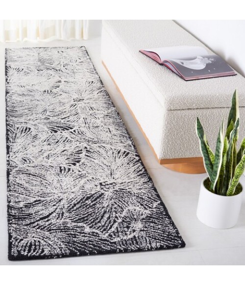 Safavieh Ebony Black / Ivory EBN101 2 ft. 3 in. X 9 ft. Runner Rug