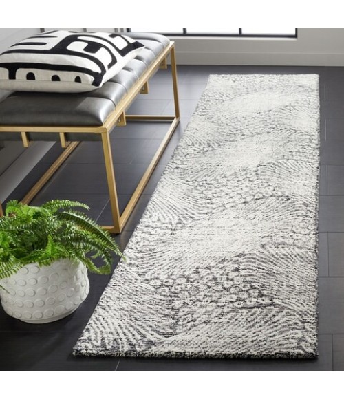 Safavieh Ebony Black / Ivory EBN105 2 ft. 3 in. X 9 ft. Runner Rug