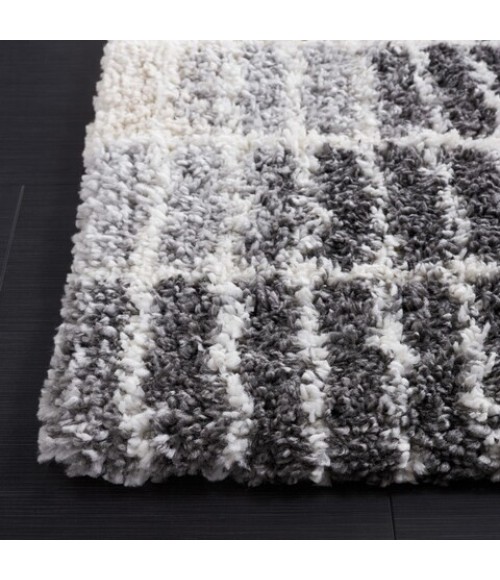 Safavieh Fontana Shag  Ivory / Grey FNT823 5 ft. 3 in. X 7 ft. 6 in. Rectangle Rug