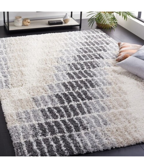 Safavieh Fontana Shag  Ivory / Grey FNT823 5 ft. 3 in. X 7 ft. 6 in. Rectangle Rug