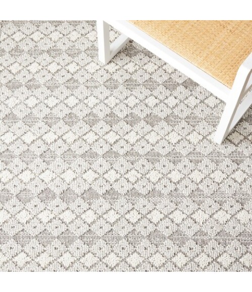 Safavieh Global Light Grey / Dark Grey Rug GLB864 6 ft. 7 in. X 6 ft. 7 in. Square - Rugs Town Safavieh Global Light Grey / Dark Grey GLB864 6 ft. 7 in. X 6 ft. 7 in. Square Rug