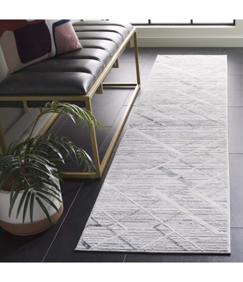 Safavieh Hanna Ivory / Light Grey HAN102 2 ft. X 8 ft. Runner Rug