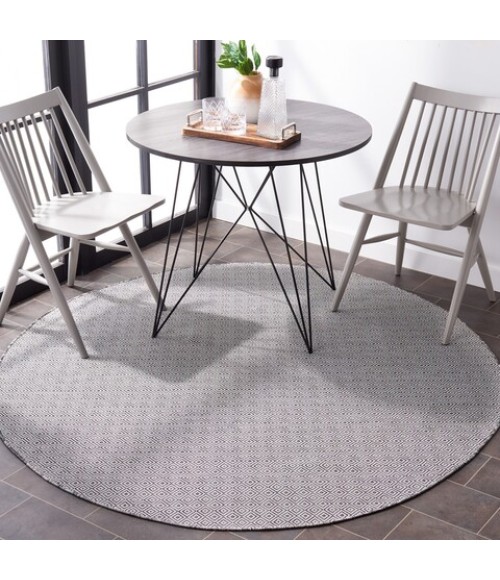 Safavieh Hampton Ivory / Black HTN230 6 ft. 5 in. X 6 ft. 5 in. Round Rug