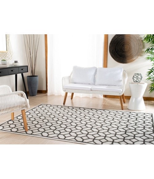 Safavieh Linden  Light Grey / Charcoal LND127 6 ft. 7 in. X 6 ft. 7 in. Square Rug