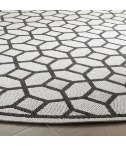 Safavieh Linden  Light Grey / Charcoal LND127 6 ft. 7 in. X 6 ft. 7 in. Round Rug