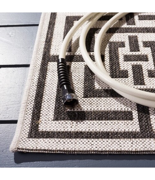 Safavieh Linden  Light Grey / Charcoal LND128 5 ft. 3 in. X 7 ft. 6 in. Rectangle Rug