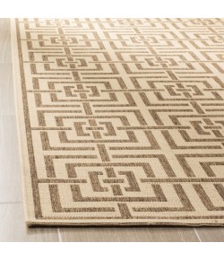 Safavieh Linden  Cream / Beige LND128 5 ft. 3 in. X 7 ft. 6 in. Rectangle Rug