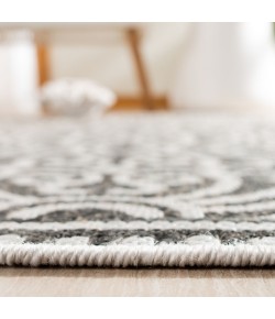 Safavieh Linden  Light Grey / Charcoal LND134 4 ft. X 4 ft. Round Rug