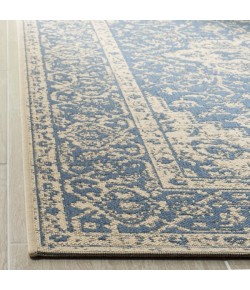 Safavieh Linden  Blue / Creme LND137 2 ft. 2 in. X 6 ft. Runner Rug