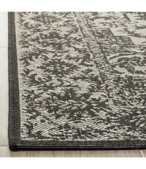 Safavieh Linden  Light Grey / Charcoal LND139 6 ft. 7 in. X 6 ft. 7 in. Square Rug