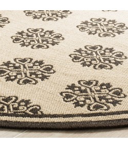 Safavieh Linden  Creme / Brown LND181 6 ft. 7 in. X 6 ft. 7 in. Round Rug