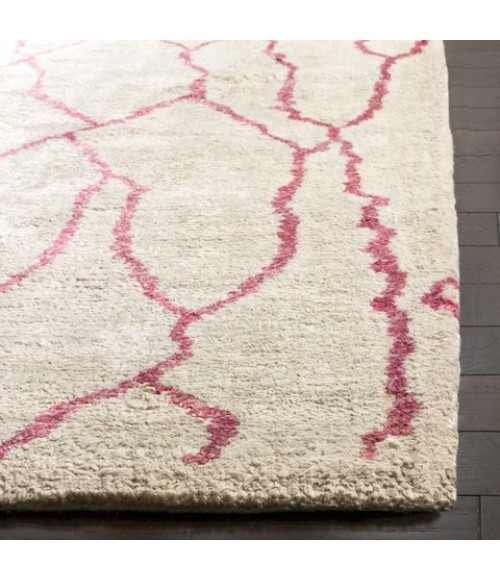 Safavieh Moroccan Ivory / Pink Rug MOR555 9 ft. X 12 ft. Rectangle - Rugs Town Safavieh Moroccan Ivory / Pink MOR555 9 ft. X 12 ft. Rectangle Rug