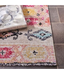 Safavieh Montage  Aqua / Fuchsia MTG221 6 ft. 7 in. X 6 ft. 7 in. Square Rug