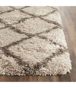 Safavieh Belize Shag SGB489 Taupe / Grey 6'-7" X 6'-7" Round Area Rug