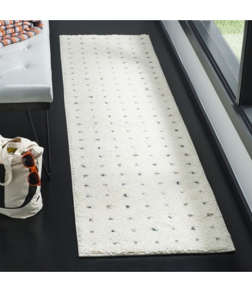 Safavieh Santorini Shag Cream / Multi SGG165 2 ft. X 8 ft. Runner Rug