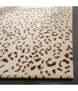 Safavieh Nepalese Cream / Deep Taupe SZK271 6 ft. X 9 ft. Rectangle Rug