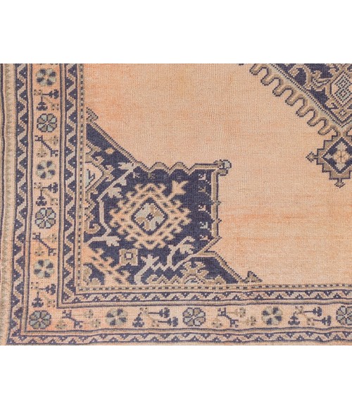 Unique Area Rug Surya Unique UNQ-2308 2'6" x 4' Rug