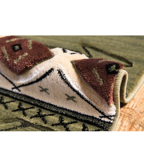 United Weavers Cottage Green 2055-41845 5 ft. 3 in. X 7 ft. 6 in. Rectangle Rug