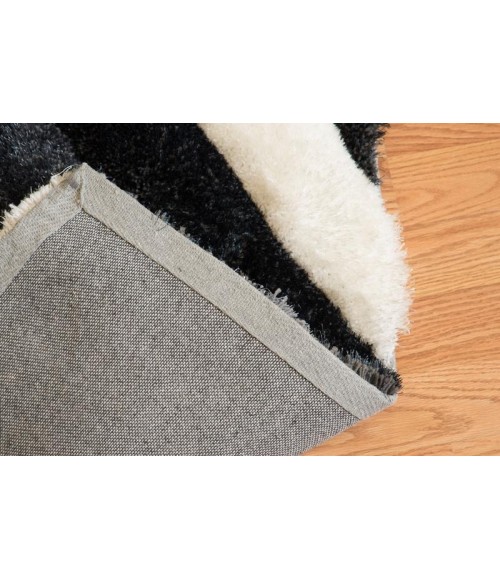United Weavers of America FINESSE-SHOWERS-BLACK-912-20470 Area Rug