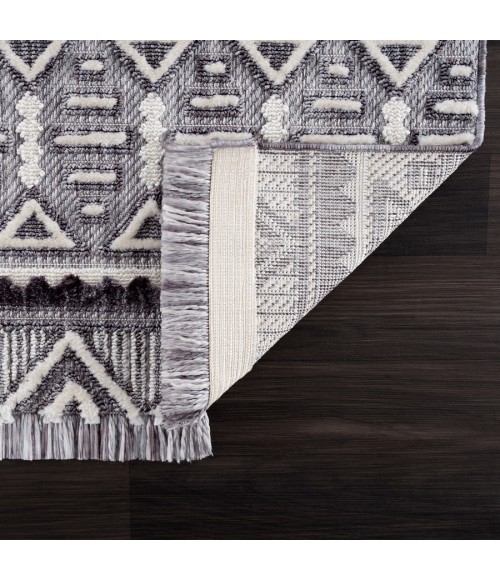 United Weavers Chelsea  Grey 2920-81772 2 ft. 7 in. X 7 ft. 2 in. Rectangle Rug