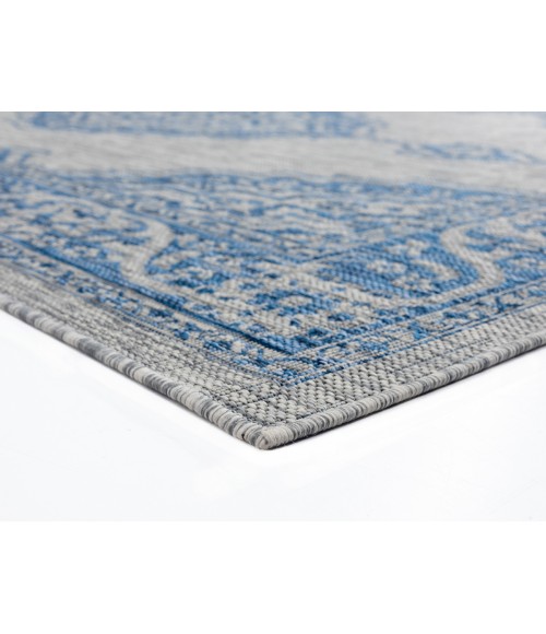 United Weavers Augusta Blue 3900-10260 5 ft. 3 in. X 7 ft. 6 in. Rectangle Rug
