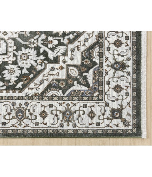 United Weavers Hudson Green 680-50345 2 ft. 7 in. X 7 ft. 2 in. Rectangle Rug