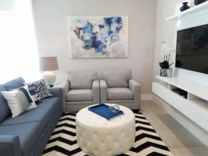 5 Reasons to Layer Living Room Rugs