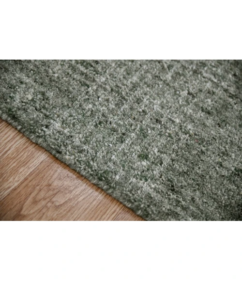 Amer Brooklyn Bays Green Hand-Woven Wool Blend Area Rug 5'x8'