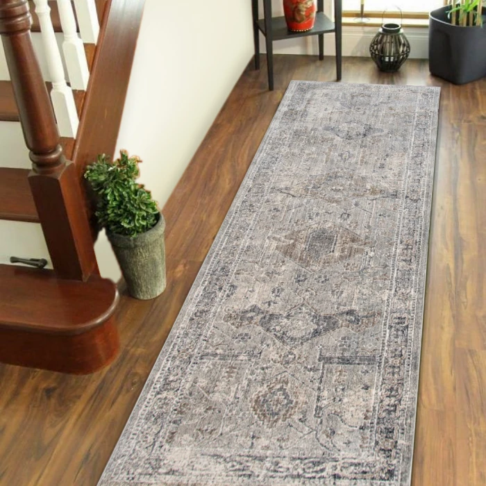 Amer Fairmont Cohaug Gray Polyester Blend Runner Rug 2'6"x7'10"