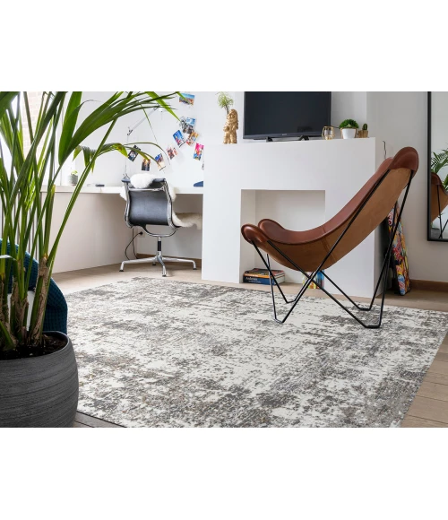 Amer Savannah Beatrice Ivory Polyester Blend Area Rug 5'3"x7'9"