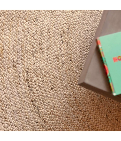 Anji Mountain 4' Round Kerala Ivory Jute Rug